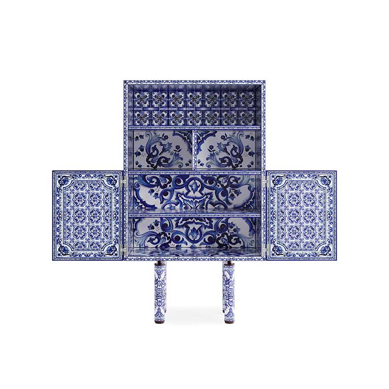 dolce-gabbana-casa-eolo-tall-cabinet-blu-mediterraneo-front-open