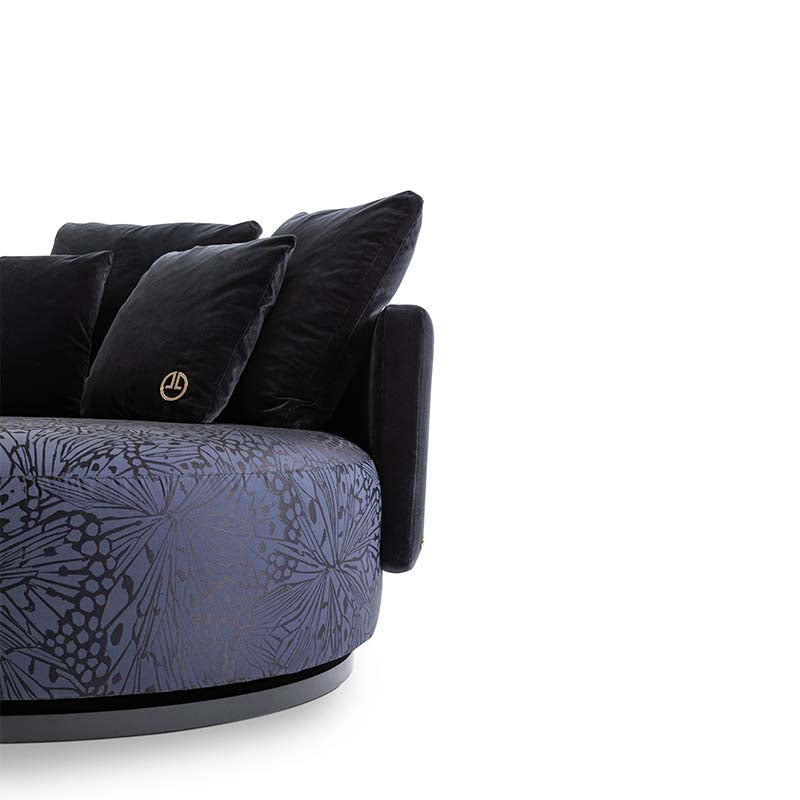 luxence-luxury-living-elsa-loveseat-front-detail