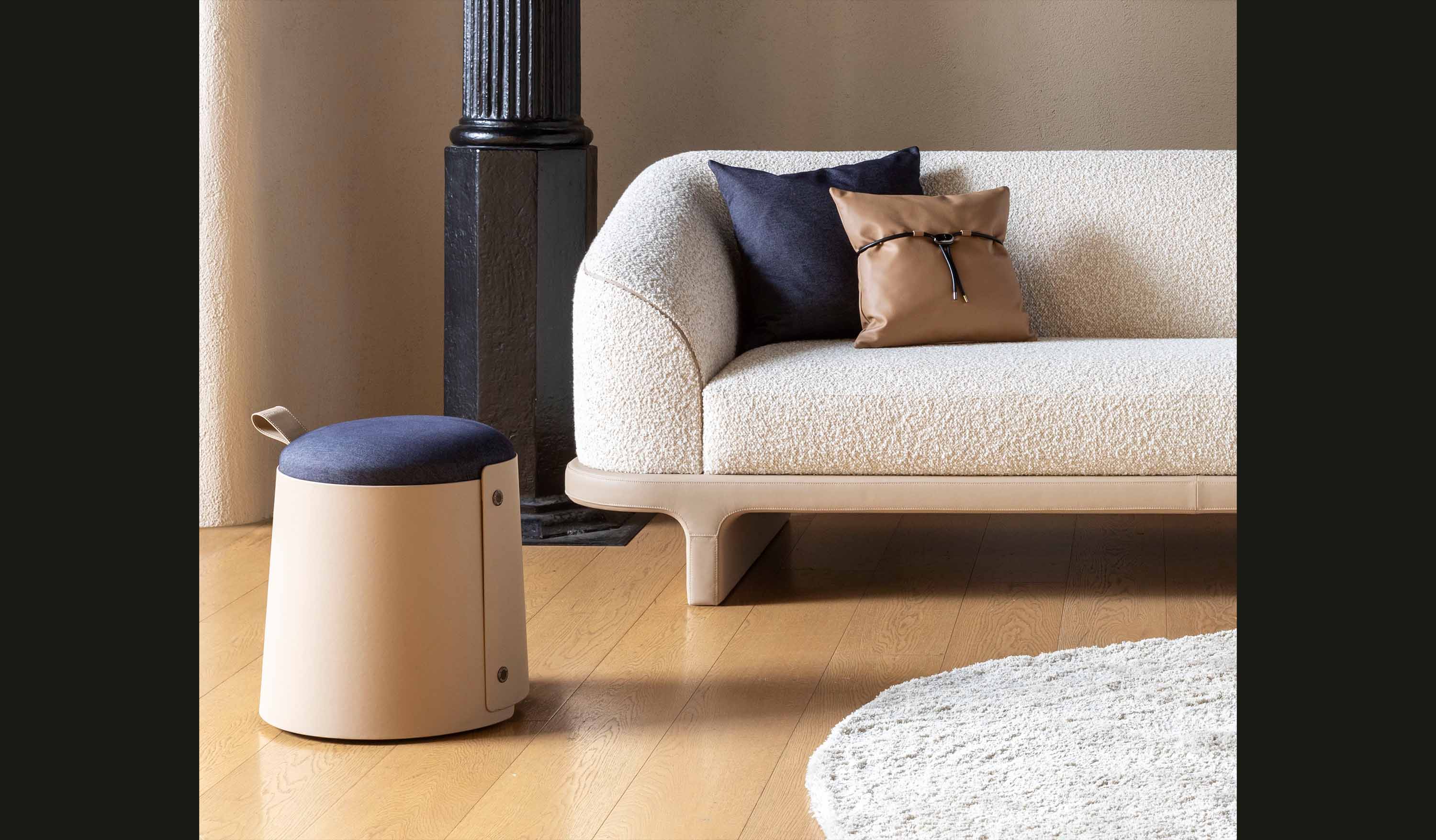 Trussardi Casa - Hug ottoman_foto ambientata-2