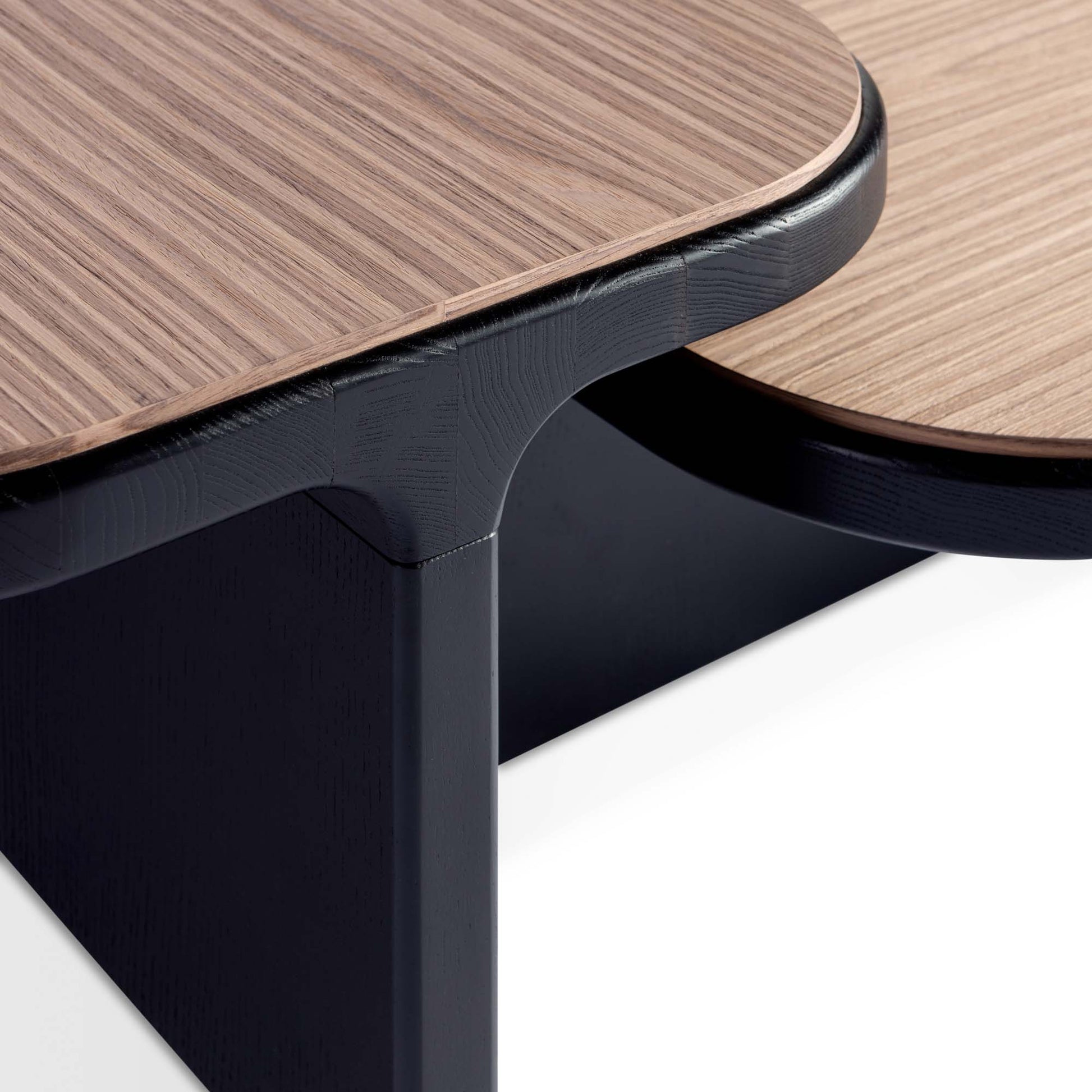 Trussardi Casa Neli coffee table stried walnut detail