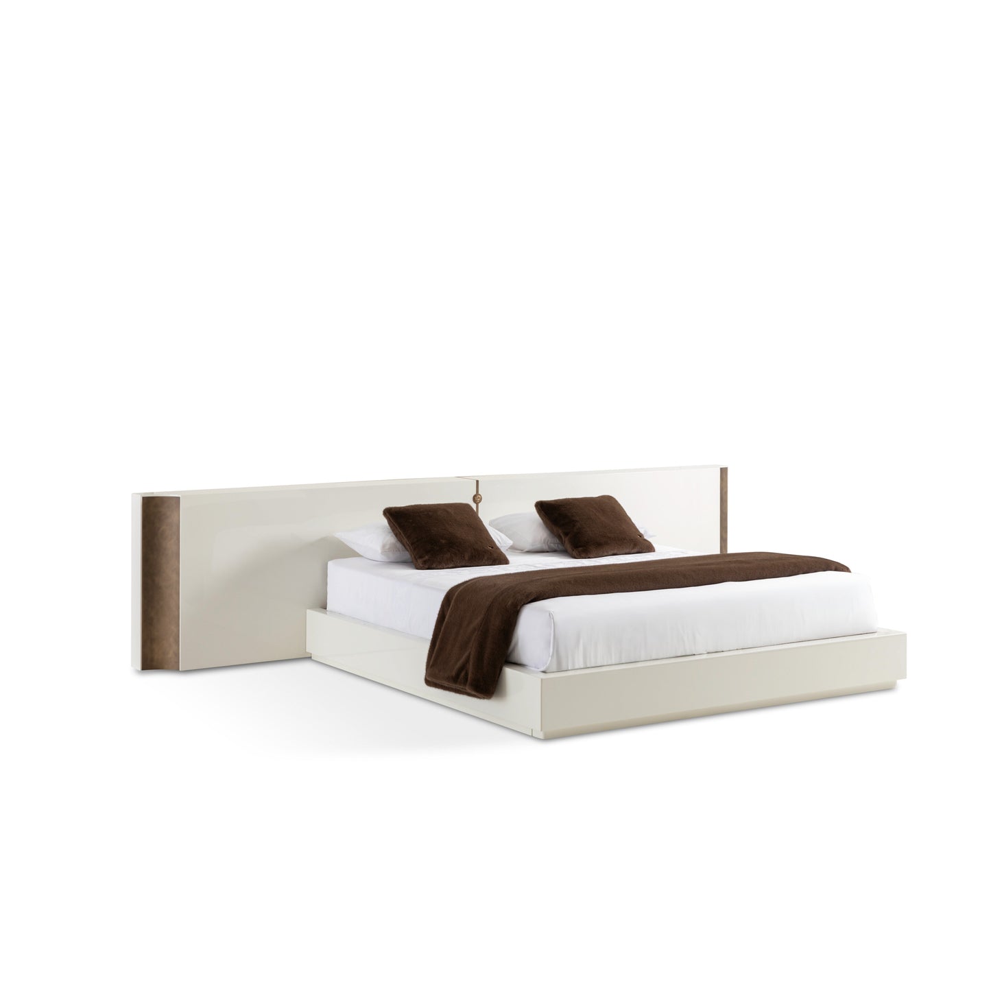 Royal Lacquer bed by Versace Home