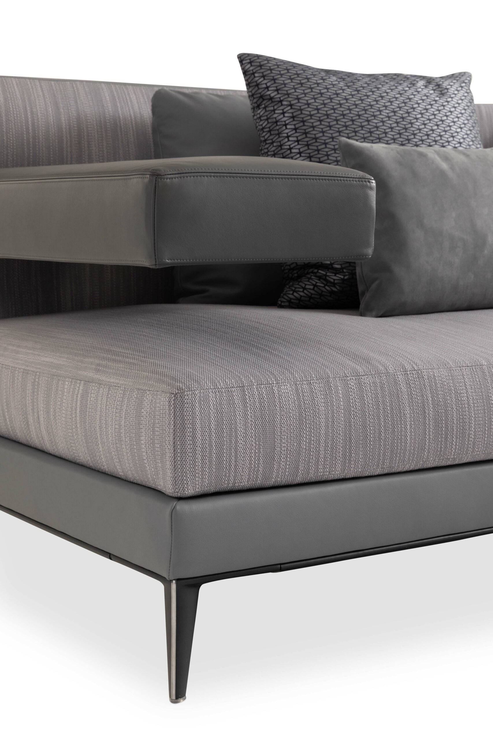 Flow sofa – Luxury Living Group