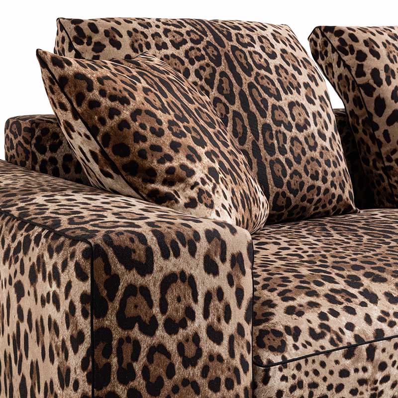 dolce-gabbana-casa-azalea-sofa-4-leopardo-detail-cushion