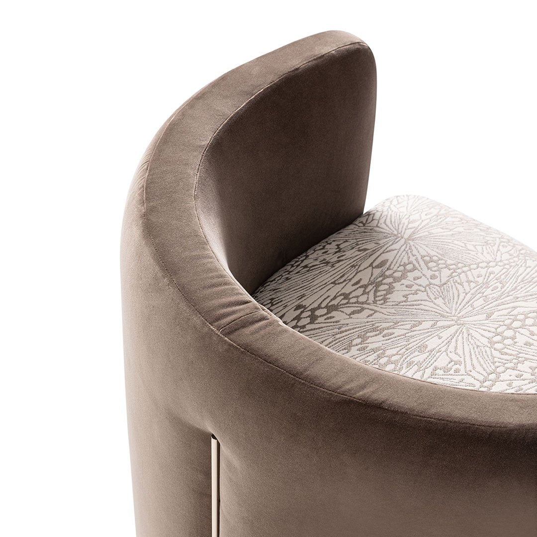 luxence-luxury-living-roxanne-armchairs-detail