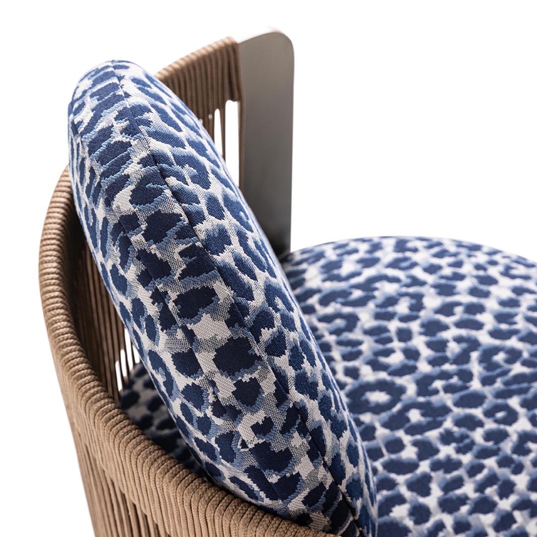 luxence-luxury-living-roxy-wave-armchair-detail