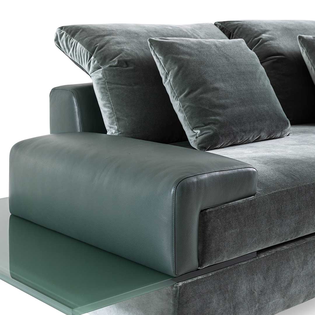 luxence-luxury-livinga-somma-4-seater-sofa-glass-inserts-detail