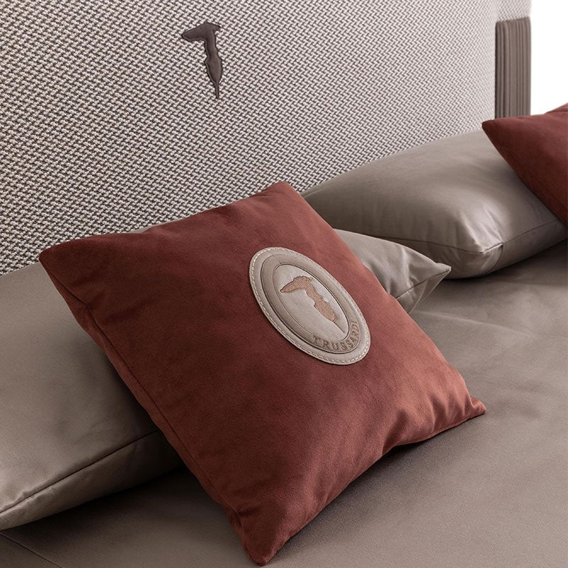 trussardi-casa-deven-bed-detail-cushion