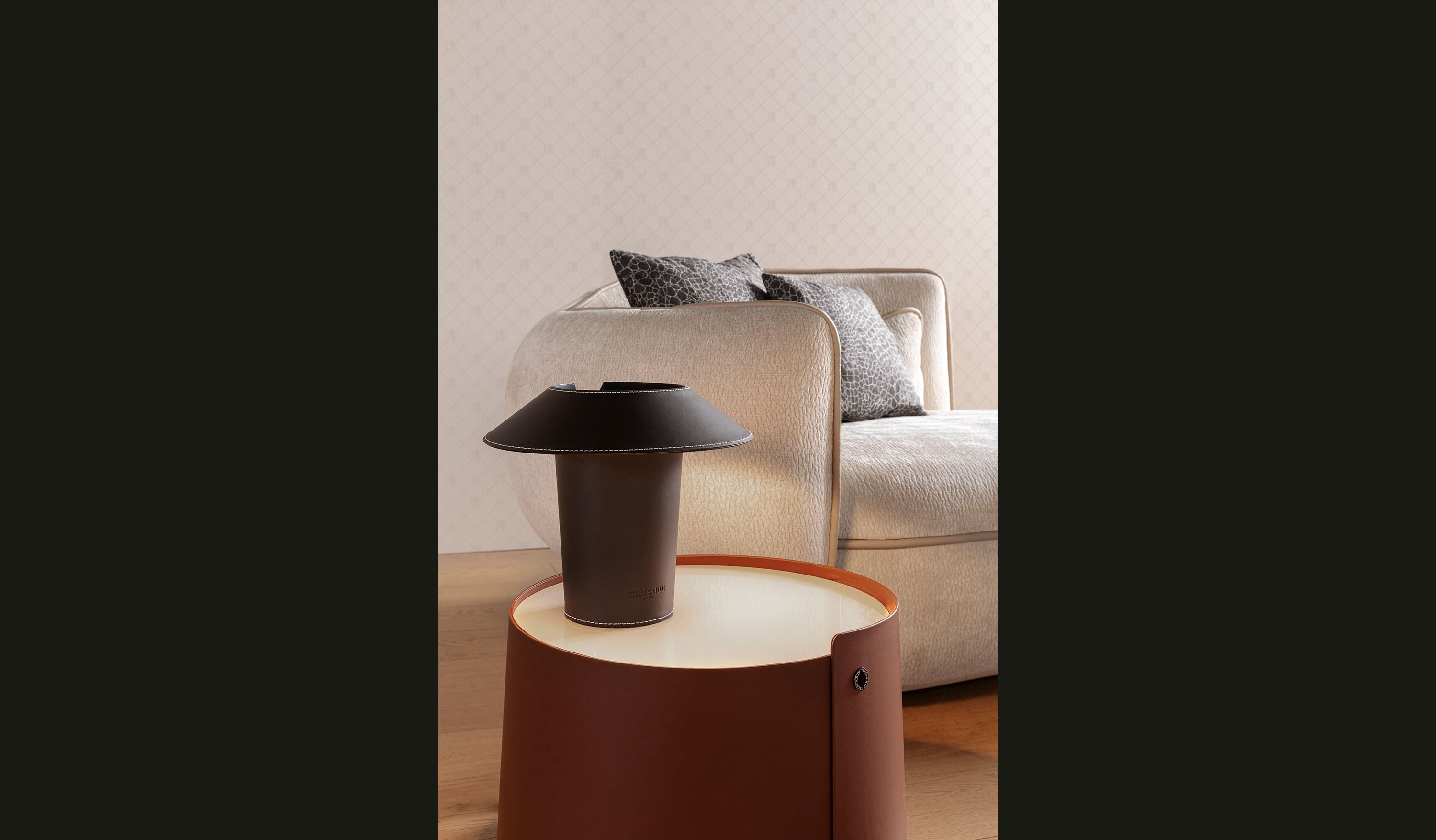 Trussardi Casa - Necky table lamp_foto ambientata-5