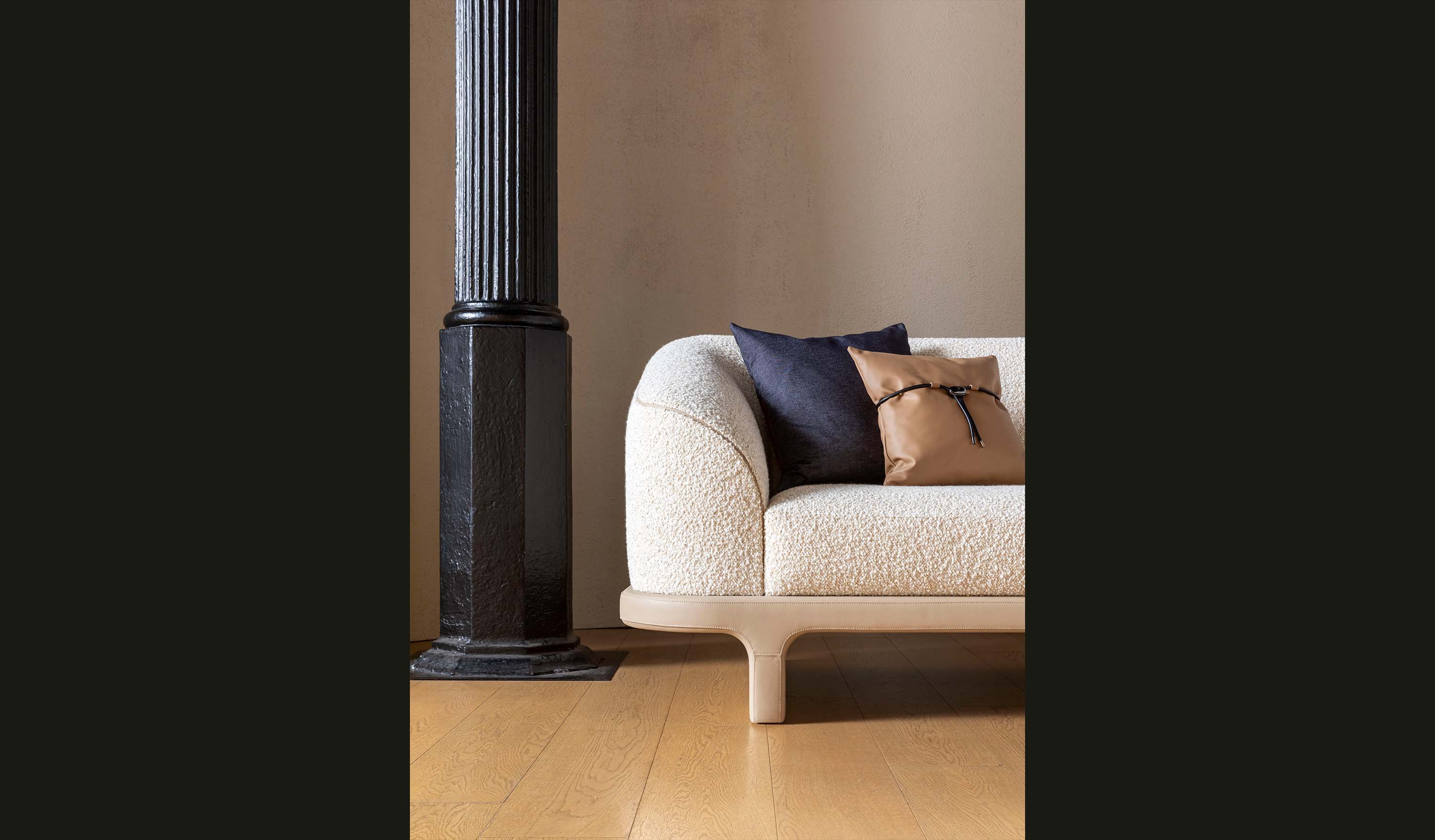 Trussardi Casa - Neli sofa_foto ambientata-2